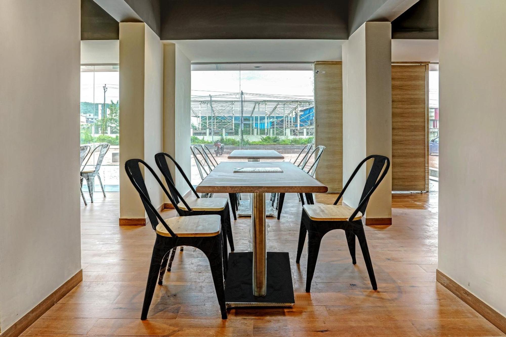 Отель Townhouse Somani Apta Экстерьер фото